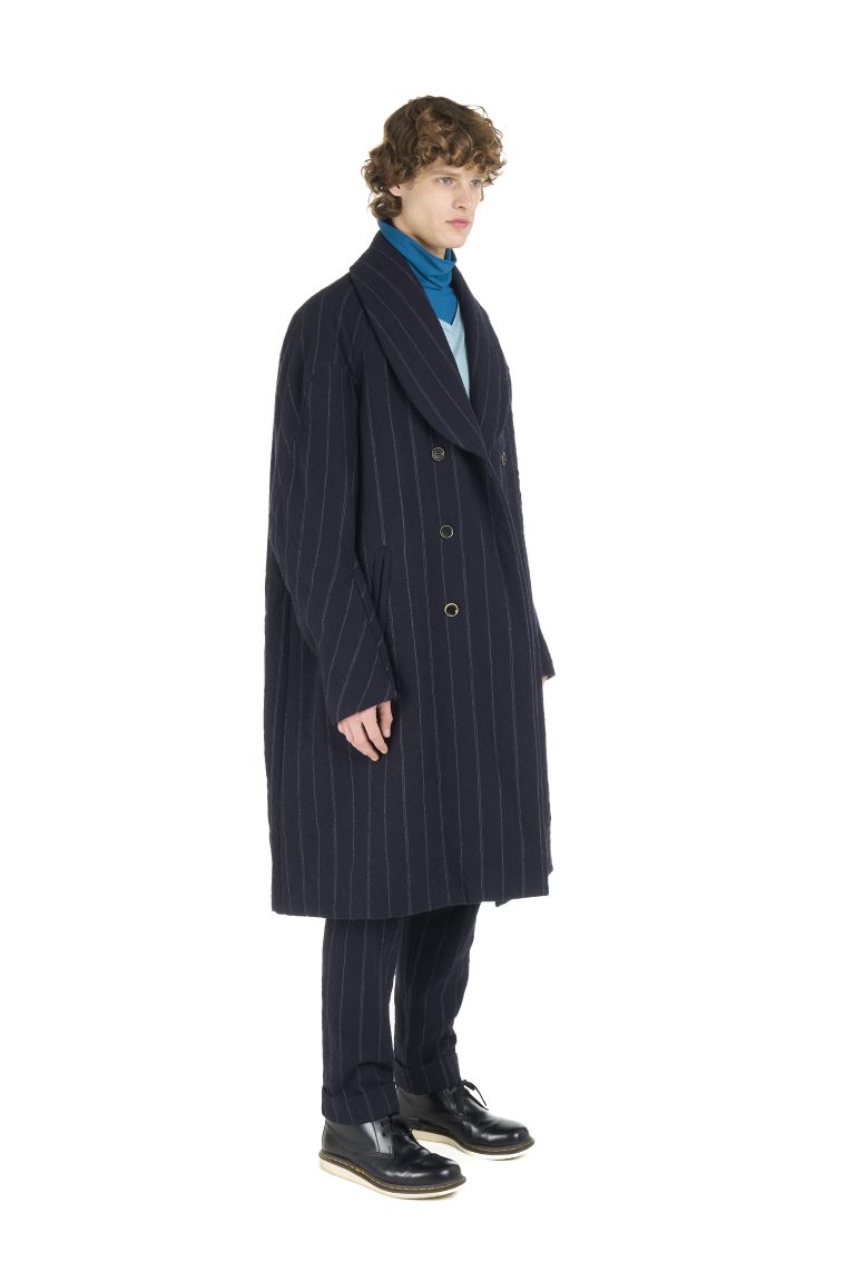 Cappotto doppiopetto in gessato - immagine 4